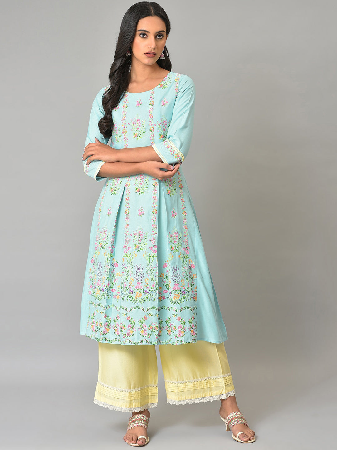 W Women Round Neck Floral Printed Kurta