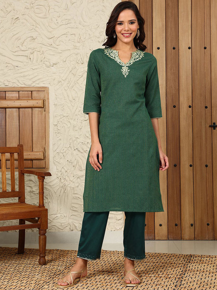 W Women Flared Sleeves Thread Work Kurta
