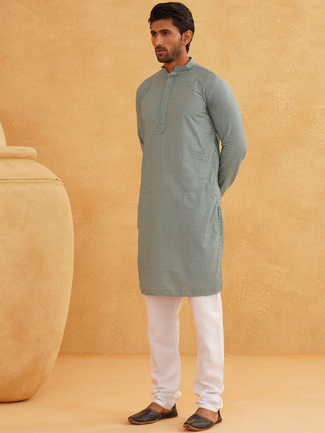 SOJANYA Geometric Embroidered Mandarin Collar Thread Work Pure Cotton Kurta With Churidar