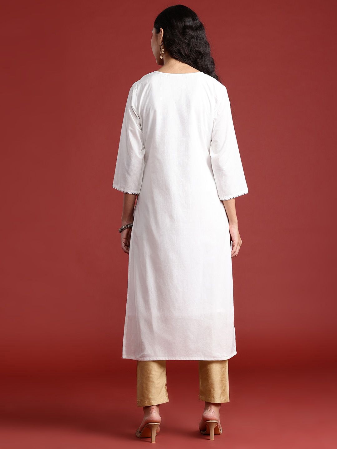 Indo Era Women Paisley Embroidered Pure Cotton Kurta