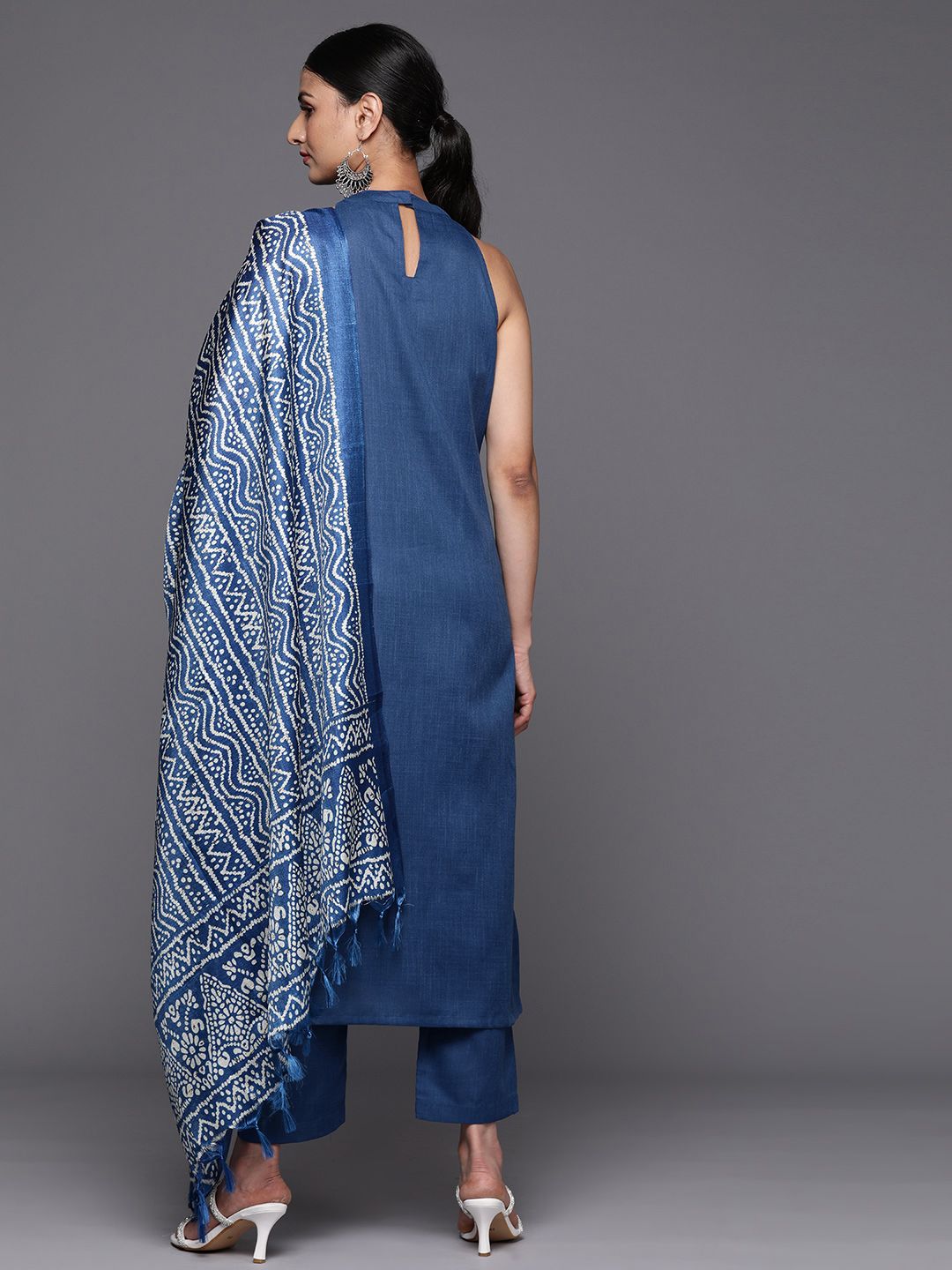 Varanga Blue Sleeveless Halter Neck Straight Kurta with Trouser & Bandhani Printed Dupatta