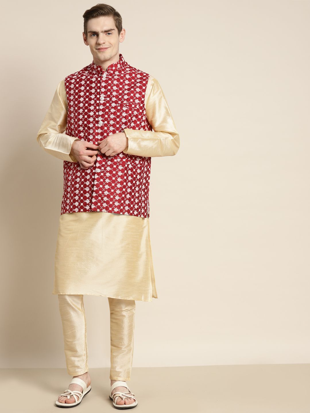 SOJANYA Kurta Lelaki dengan Jaket Nehru Bersulam Motif Churidar & Etnik