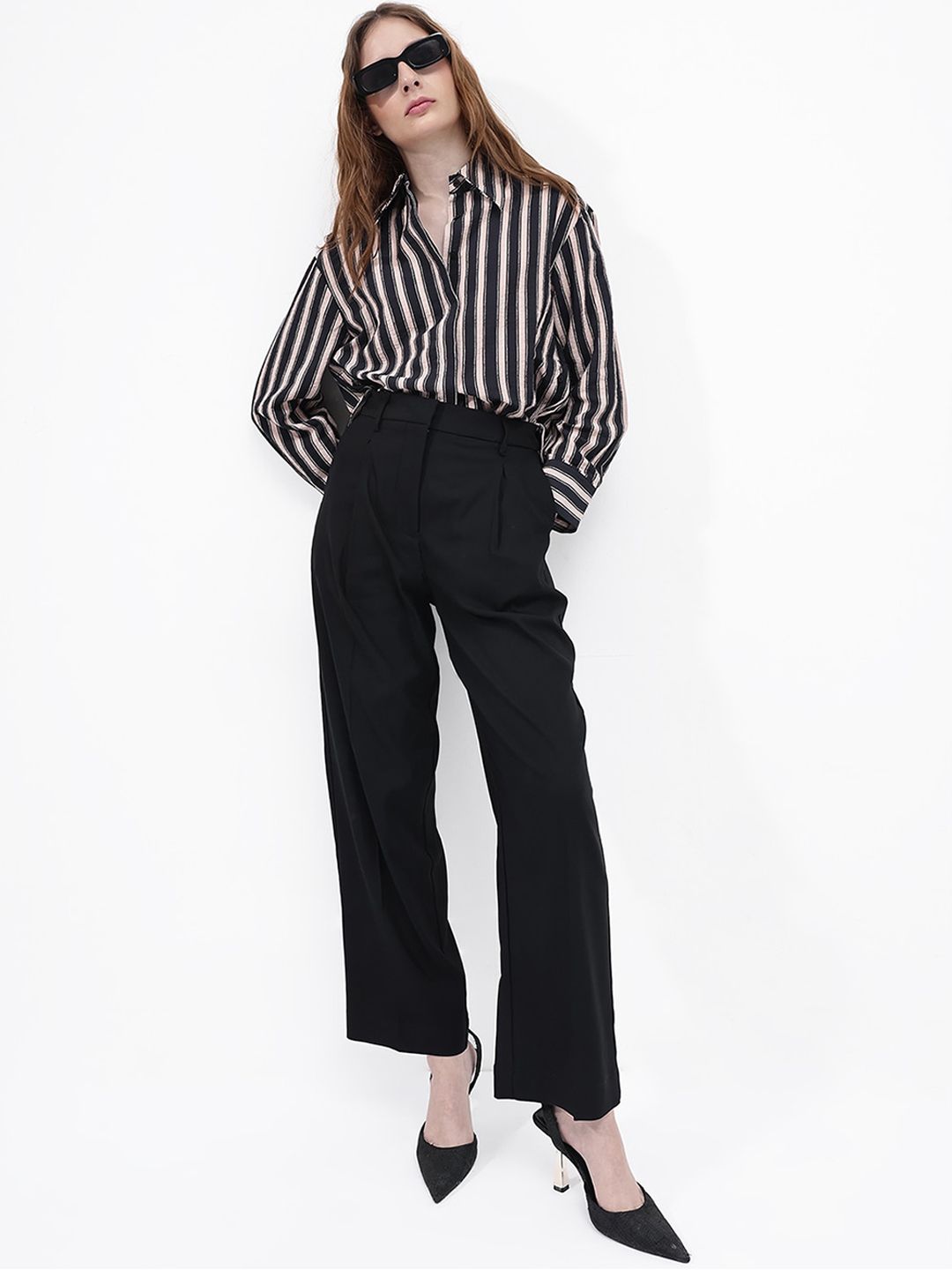 RAREISM Women Straight Fit Mid-Rise Trousers