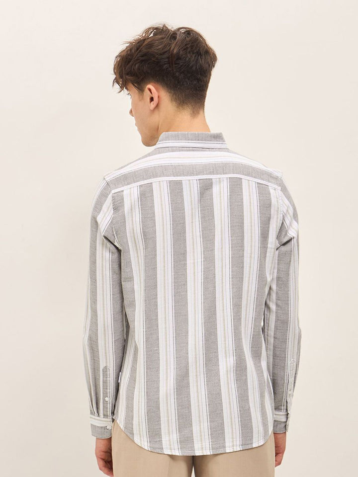 THE BEAR HOUSE Men Spread Collar Vertical Striped Cotton Slim Fit Casual Shirt