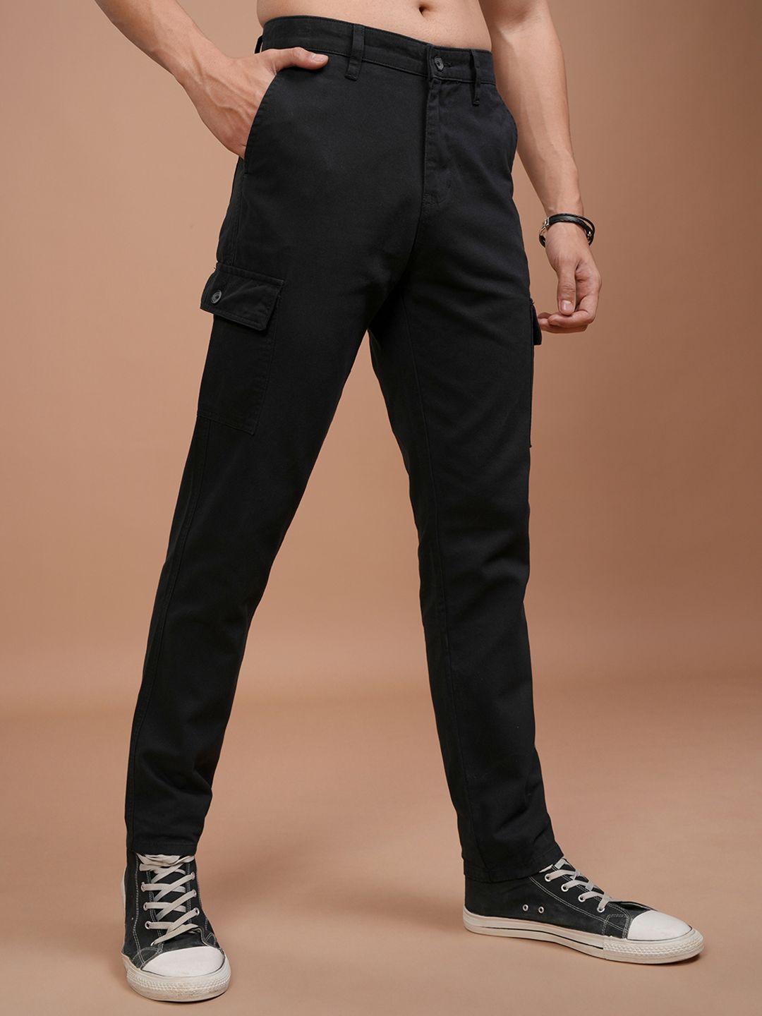 HIGHLANDER Men Tapered Fit Mid-Rise Cotton Cargo Trousers