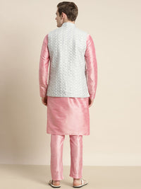 SOJANYA Men Embroidered Kurta with Churidar