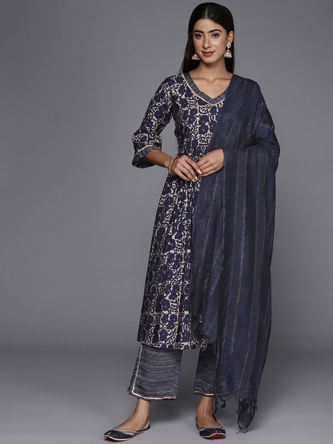 Libas Women Floral Printed High Slit Gotta Patti Kurta with Trousers & With Dupatta