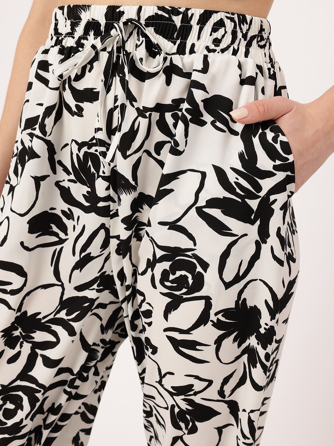 DressBerry Wanderlust Wear Monochrome Floral Print Tie-Up Back Top Co-Ords