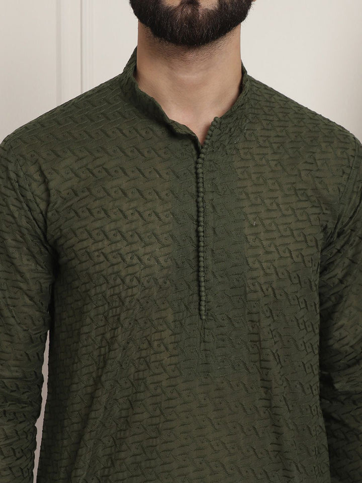 SOJANYA Men Green Geometric Embroidered Chikankari Kurta