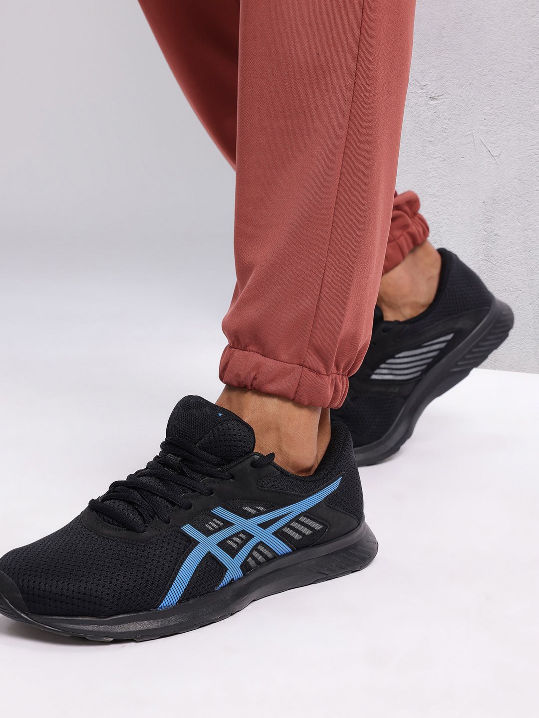 HRX by Hrithik Roshan Men Rapid-Dry Running Joggers