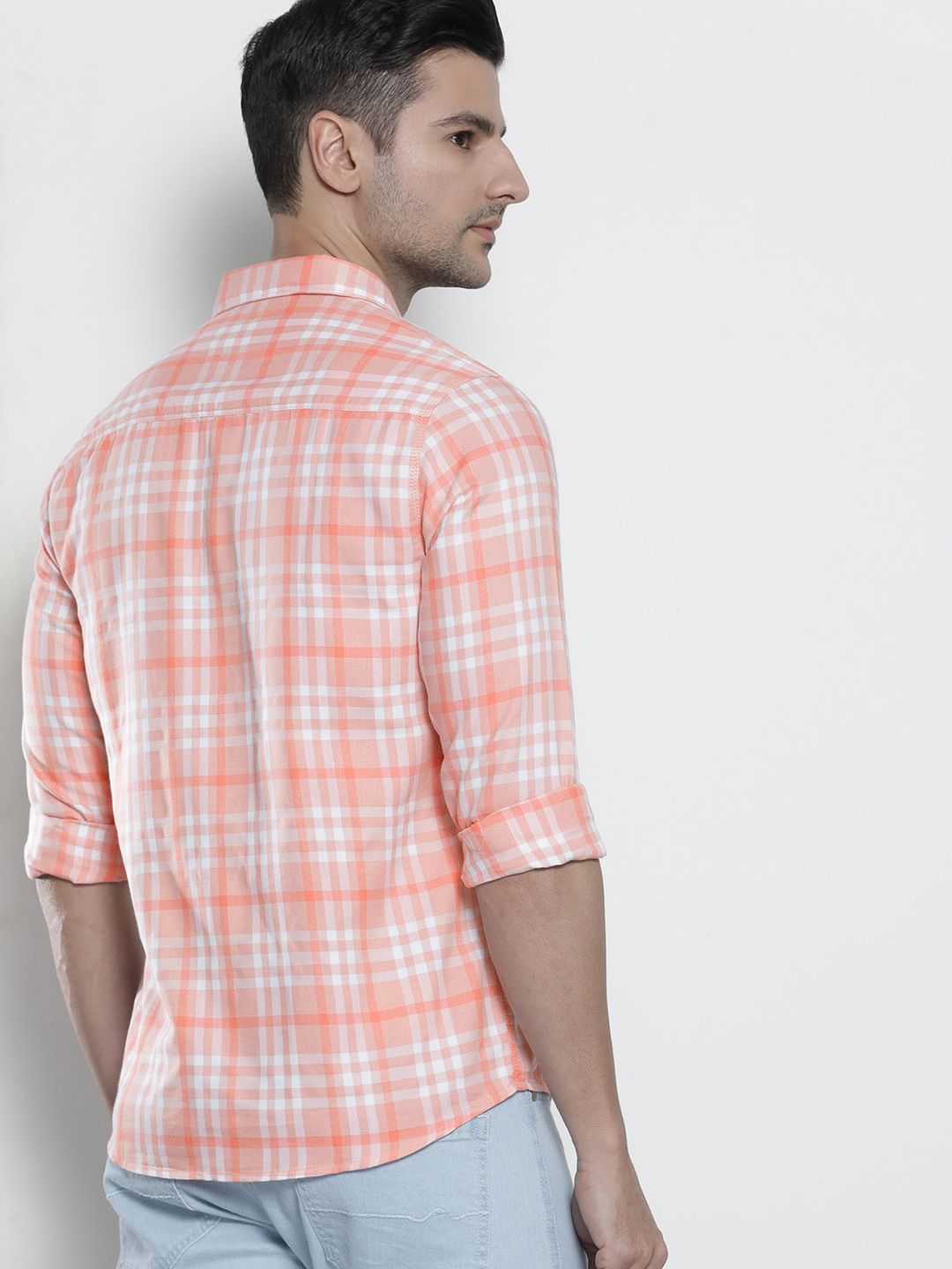 The Indian Garage Co Men Peach-Coloured & White Comfort Fit Checked Casual Shirt