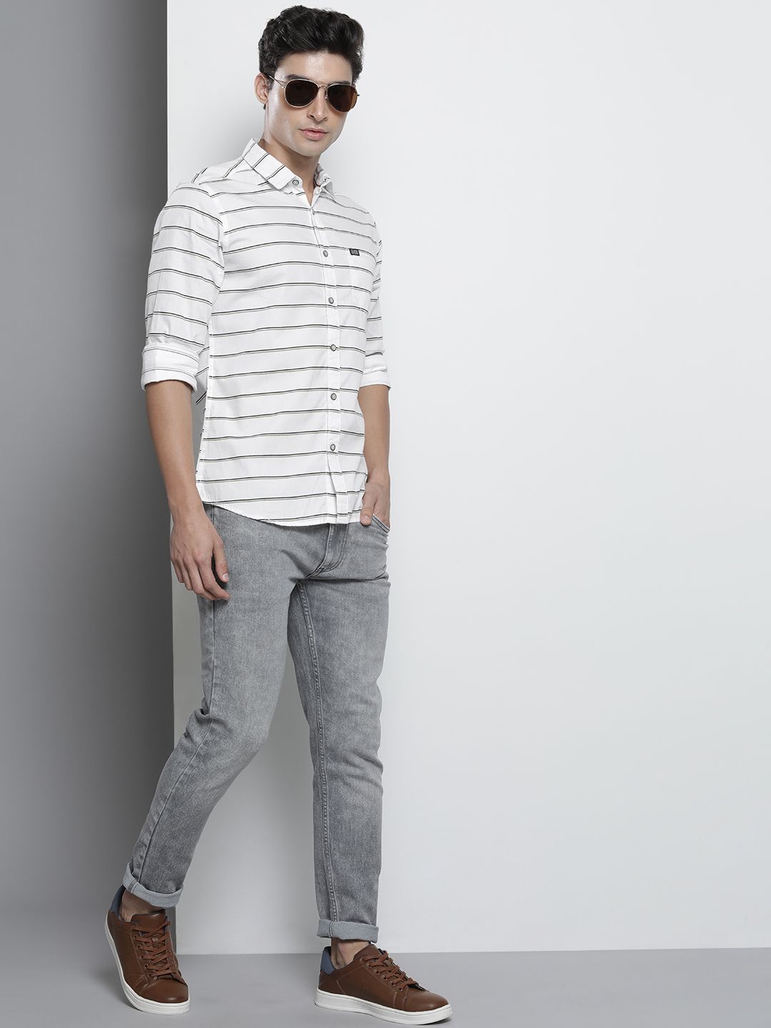 The Indian Garage Co Men White & Black Horizontal Stripes Striped Cotton Casual Shirt