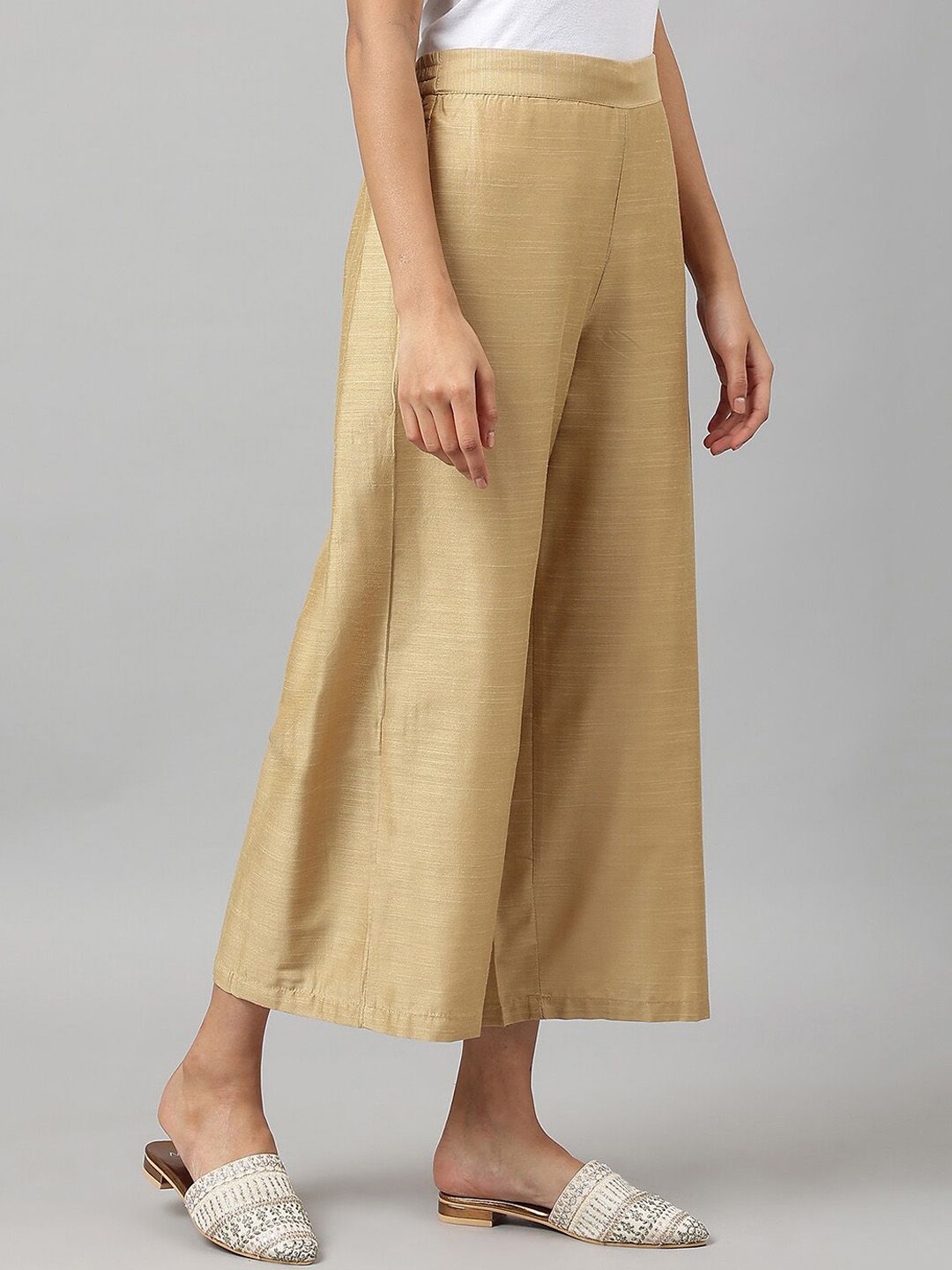W Women Gold-Toned Comfort Cropped Parallel Trousers