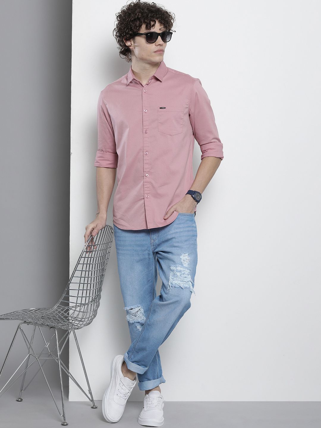 The Indian Garage Co Men Mildly Distressed Light Fade Jeans