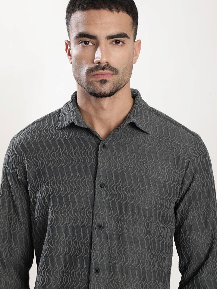 Bene Kleed Men Slim Fit Textured Spread Collar Casual Shirt