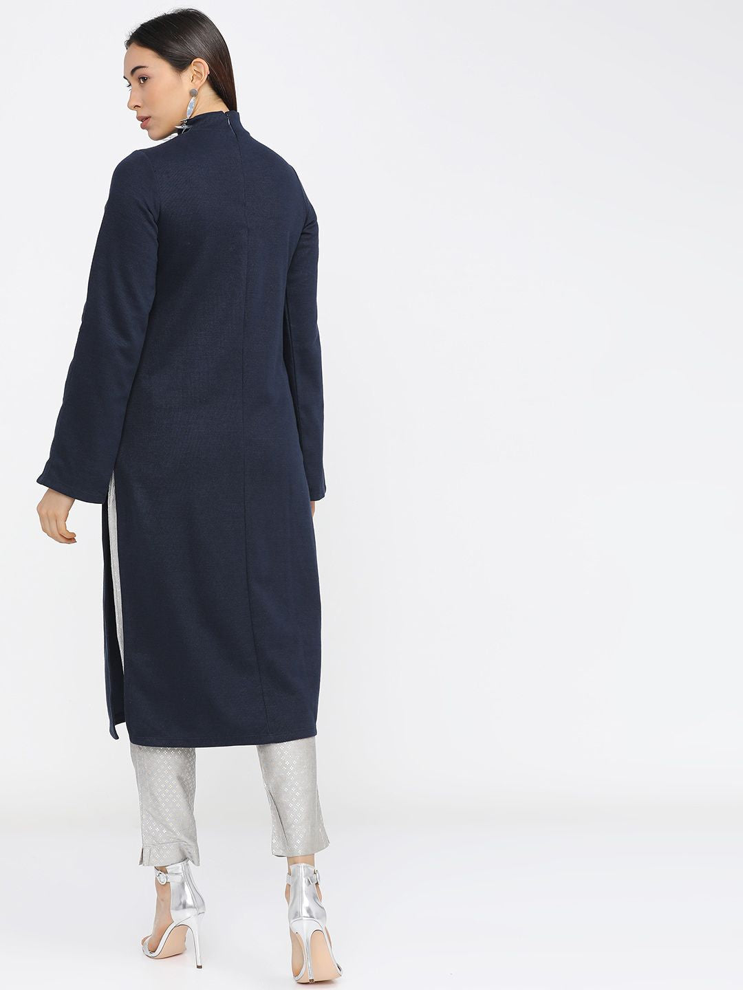 Vishudh Women Navy Blue Flared Sleeves Thread Work Kurta