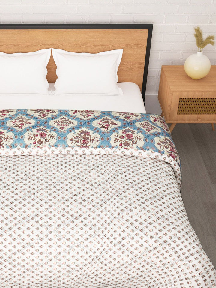 Story@home Cream-Coloured Blue Floral Ac Room 180GSM Reversible Double Bed Comforter
