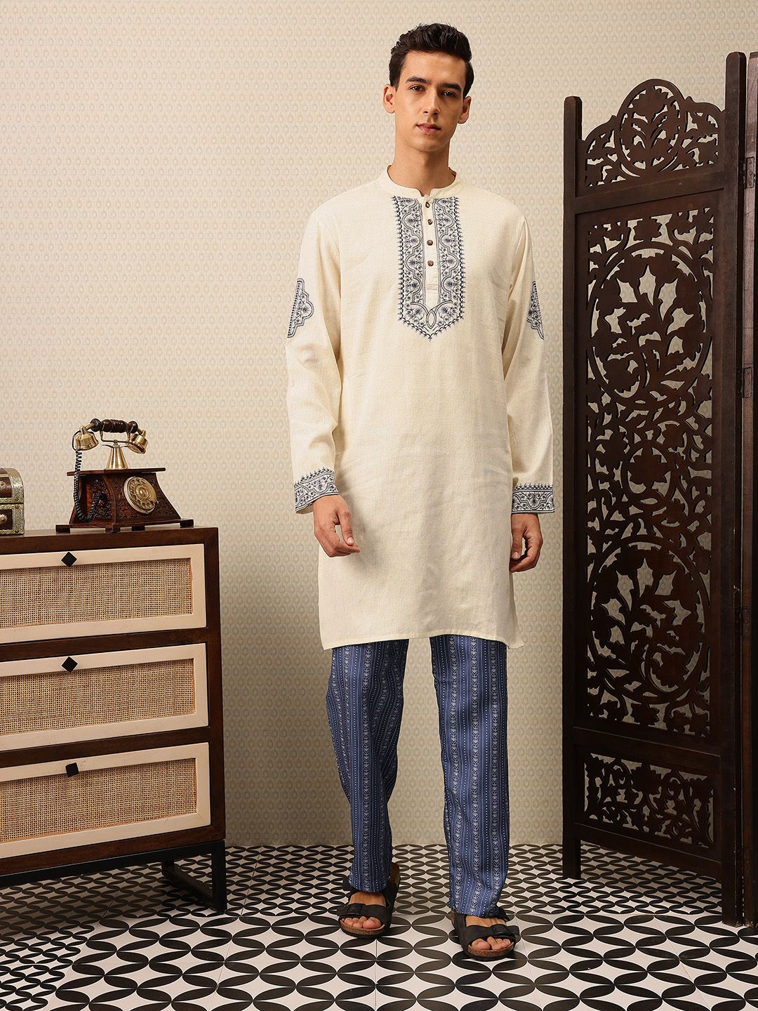 House of Pataudi Floral Embroidered Pure Cotton Jashn Kurta with Trousers