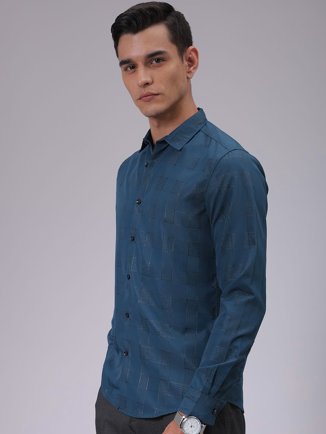 The Indian Garage Co Men Cutaway Collar Checked Slim Fit Party Shirt