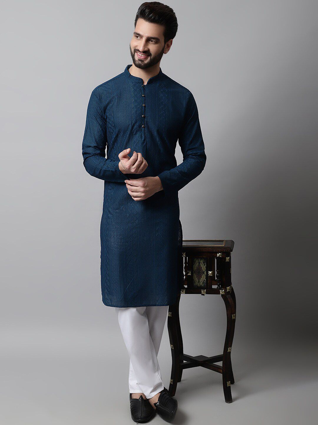 Jompers Mandarin Collar Embroidered Regular Chikankari Pure Cotton Kurta with Churidar