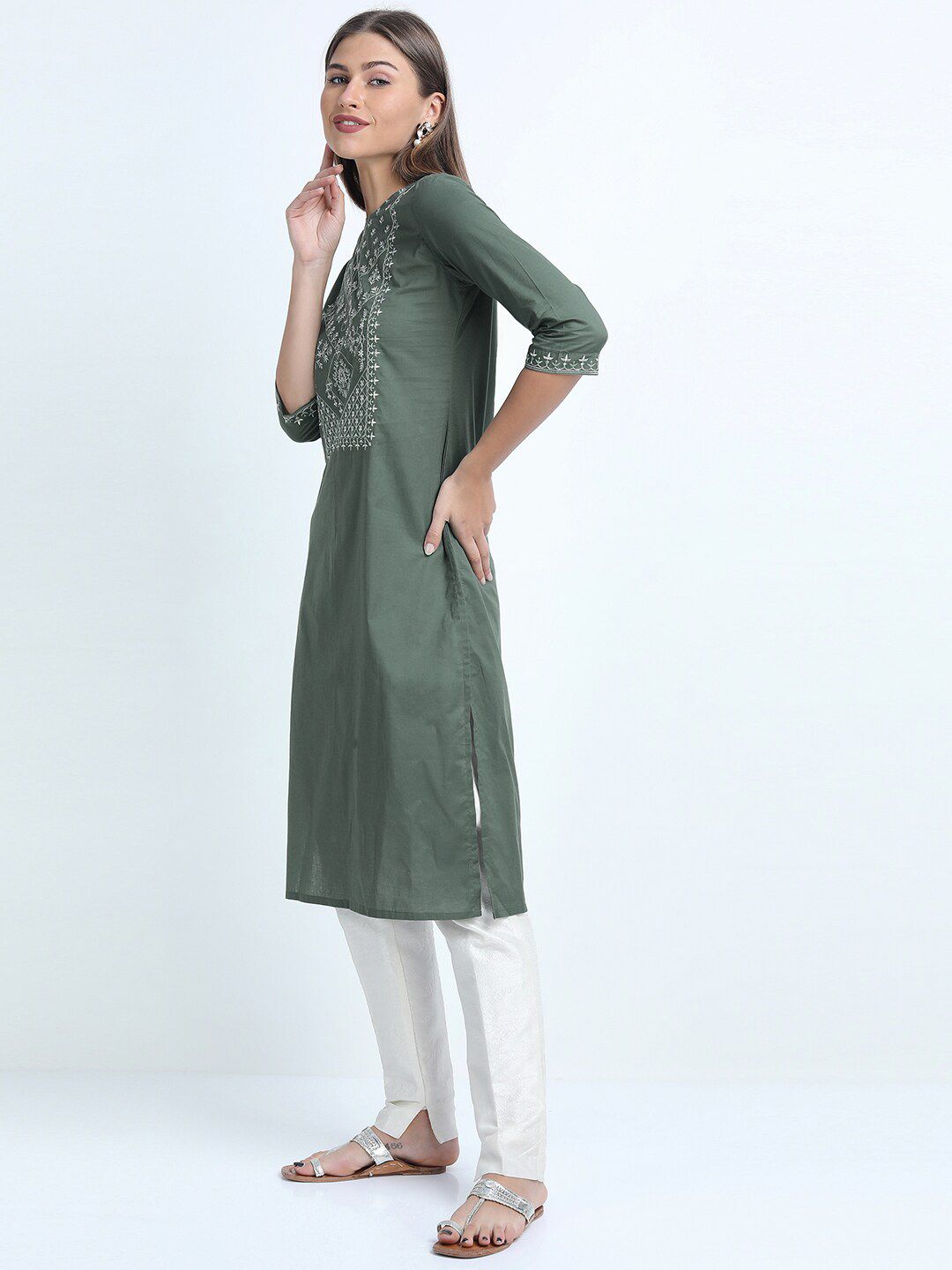 Vishudh Women Green Ethnic Motifs Yoke Design Kurta