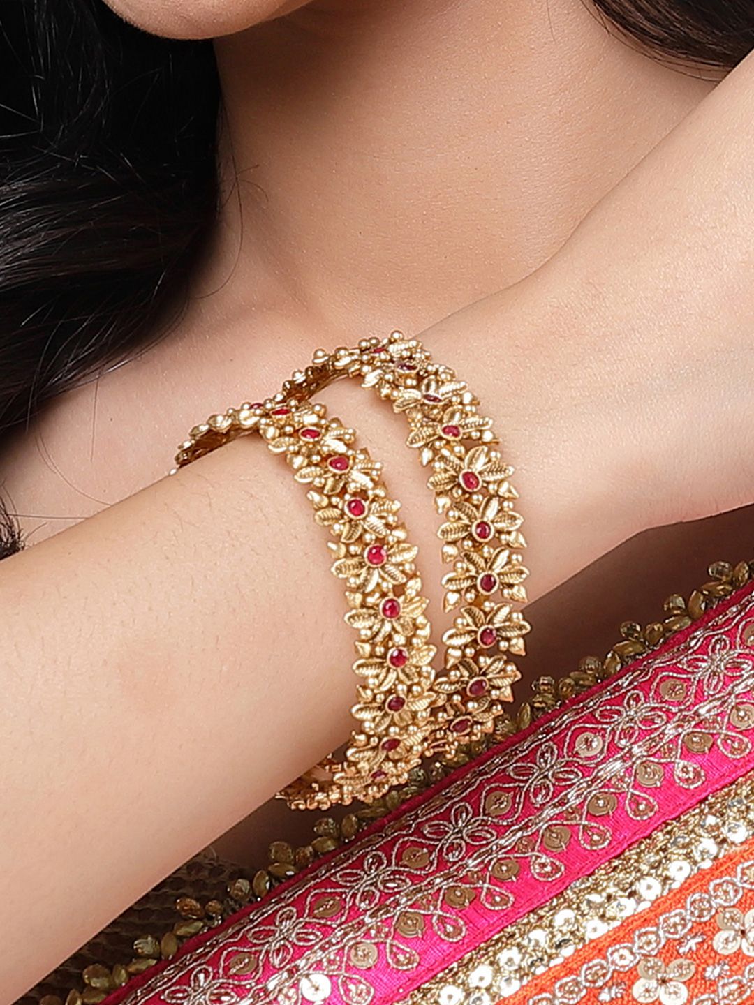 KARATCART Set Of 2 Gold-Plated Kundan-Studded Bangles