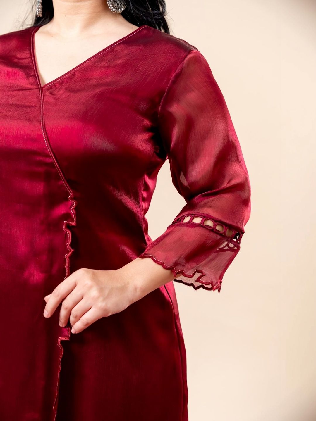 Mamicha Self-Designed V-Neck Kurta Set