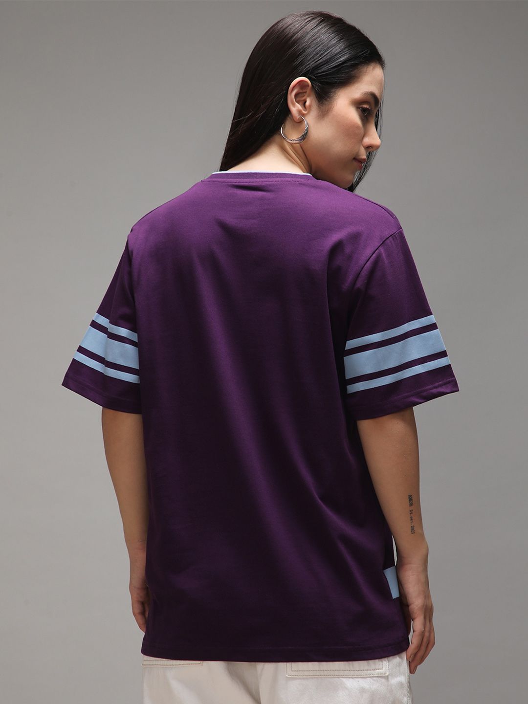 DILLINGER Women Short Sleeve Oversized V-Neck Printed Tshirt