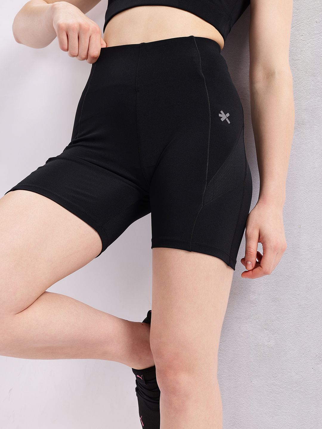 HRX by Hrithik Roshan Women Mid-Rise Above Knee Running Tights with Reflective Elements
