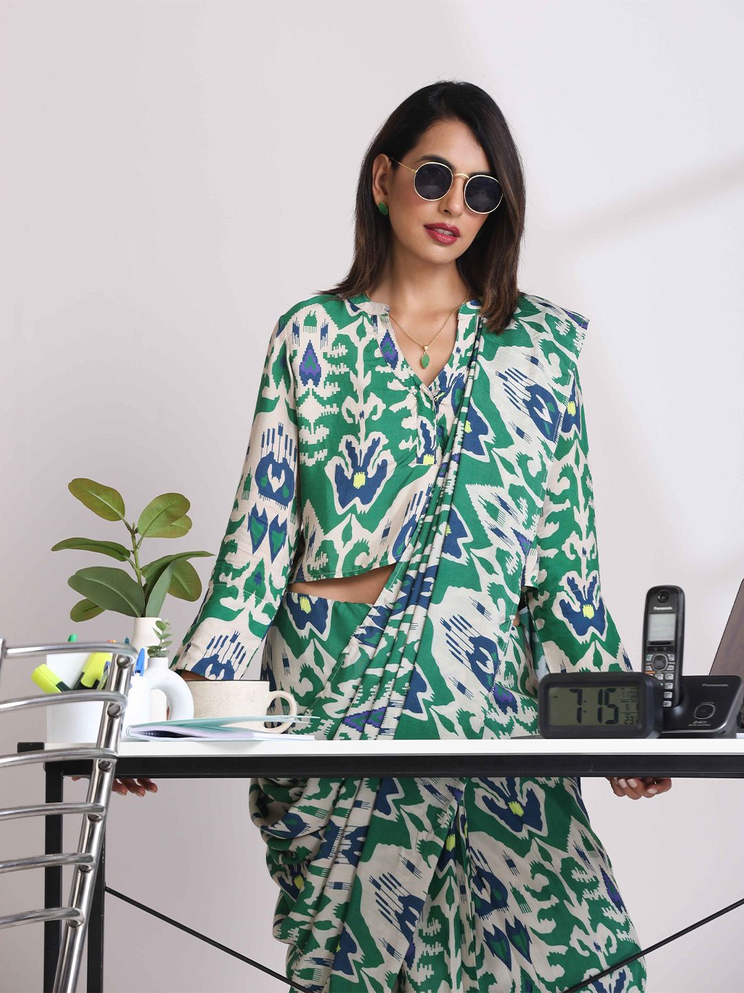 trueBrowns Printed Ikat Saree Blouse