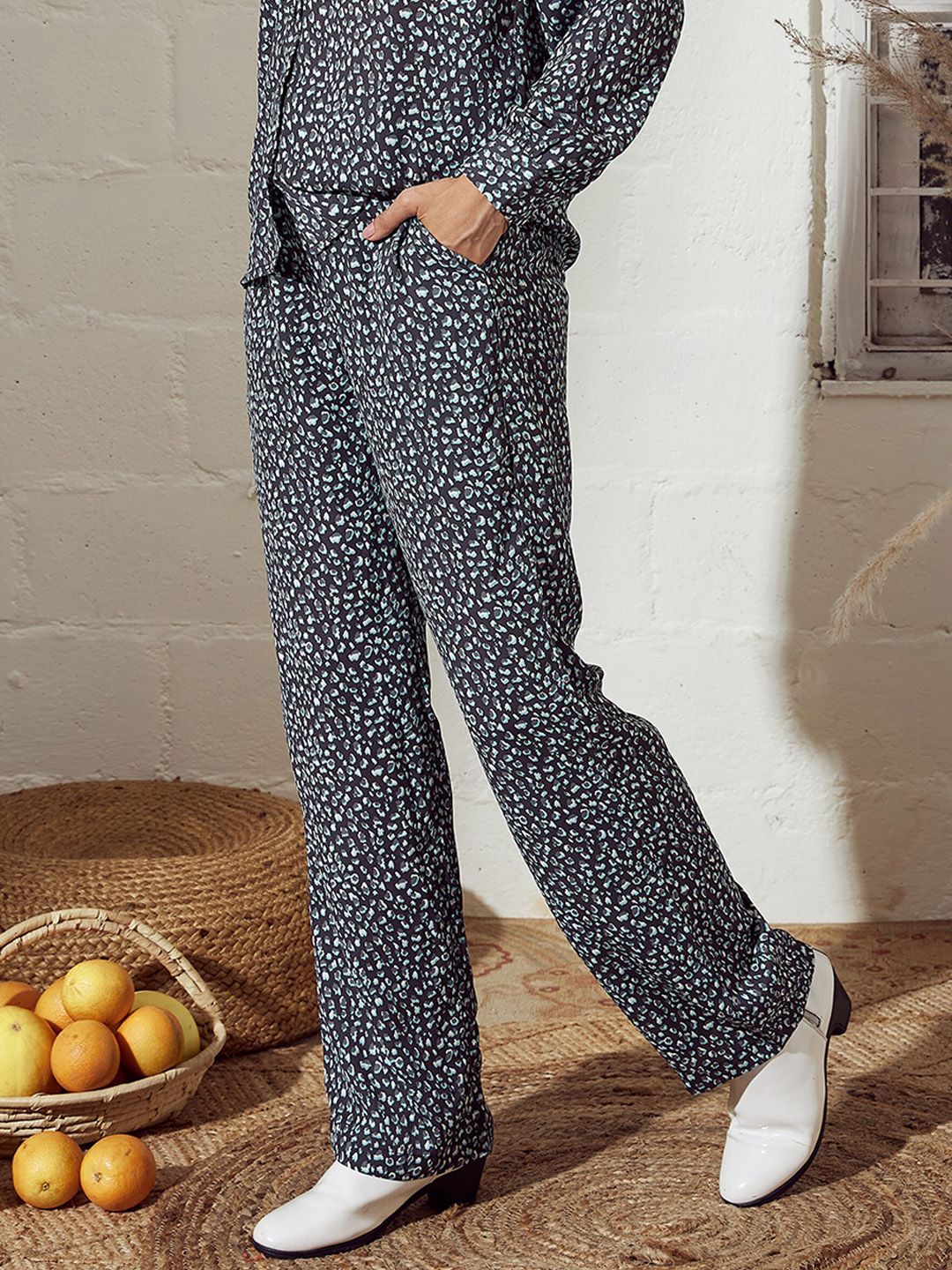 SASSAFRAS Women Grey & Black Animal Printed Straight Trousers