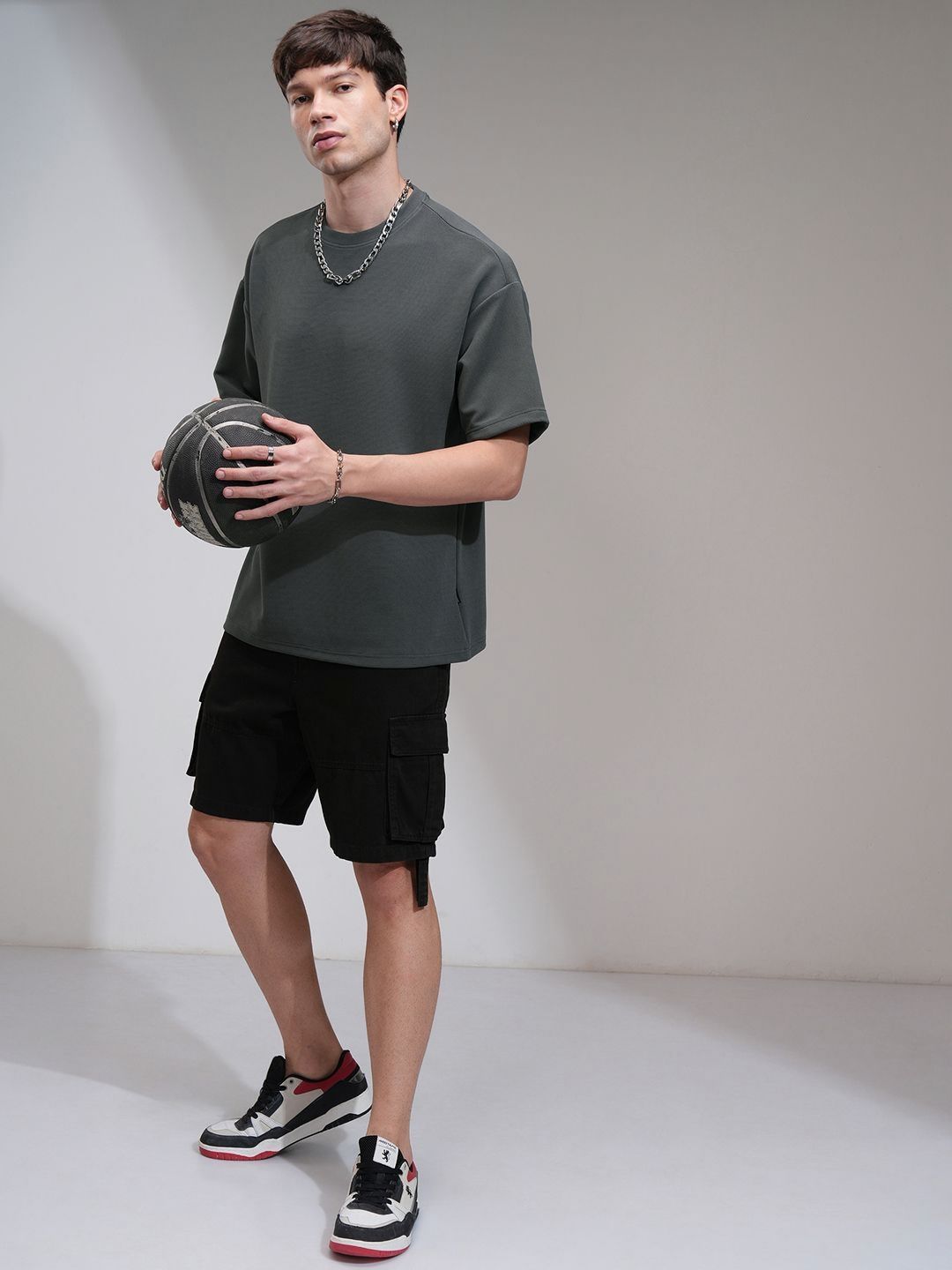 HIGHLANDER Men Solid Round Neck  Relaxed Fit T-shirt