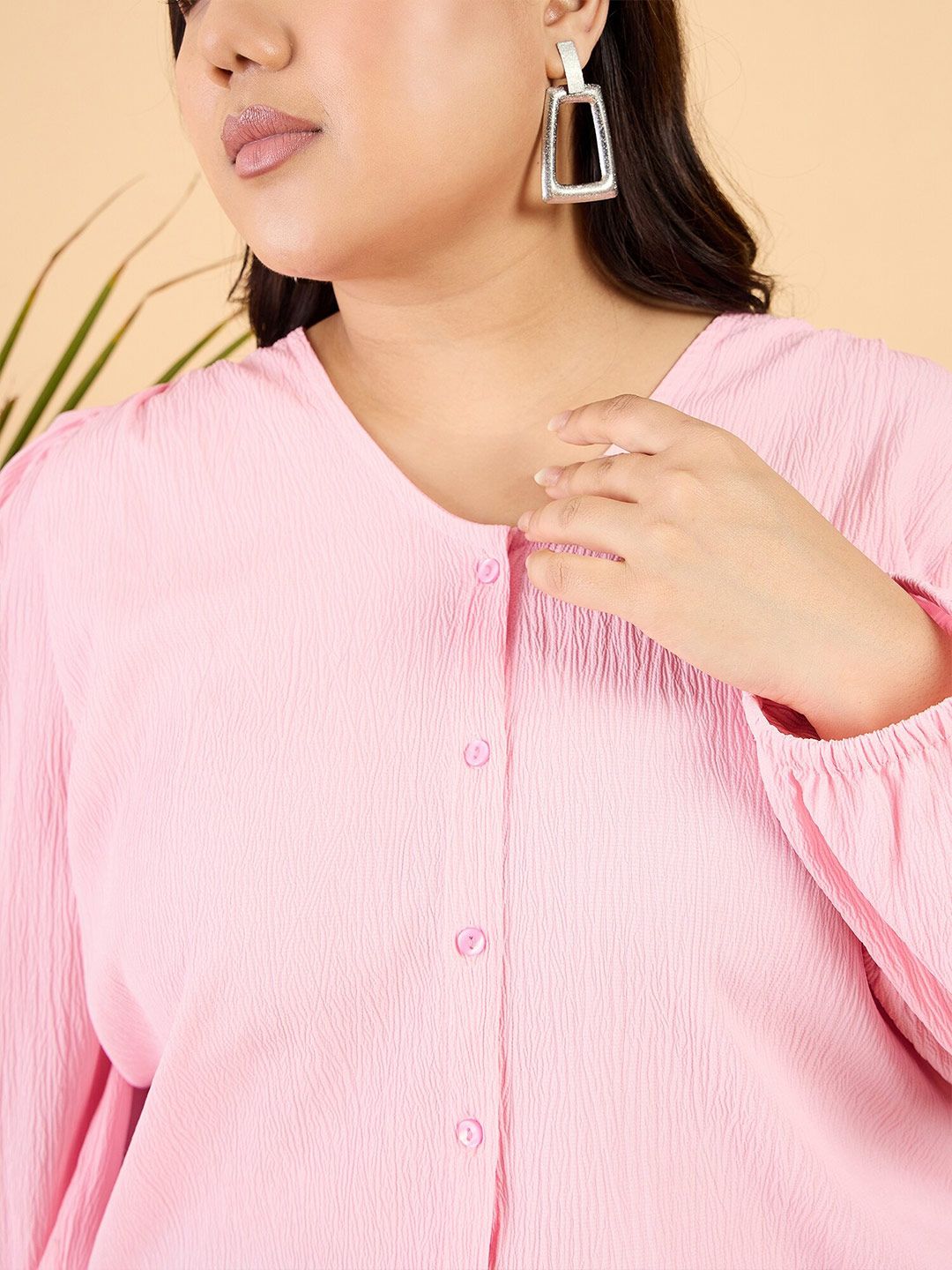 CURVY STREET Plus Size V-Neck Puff Sleeve Top