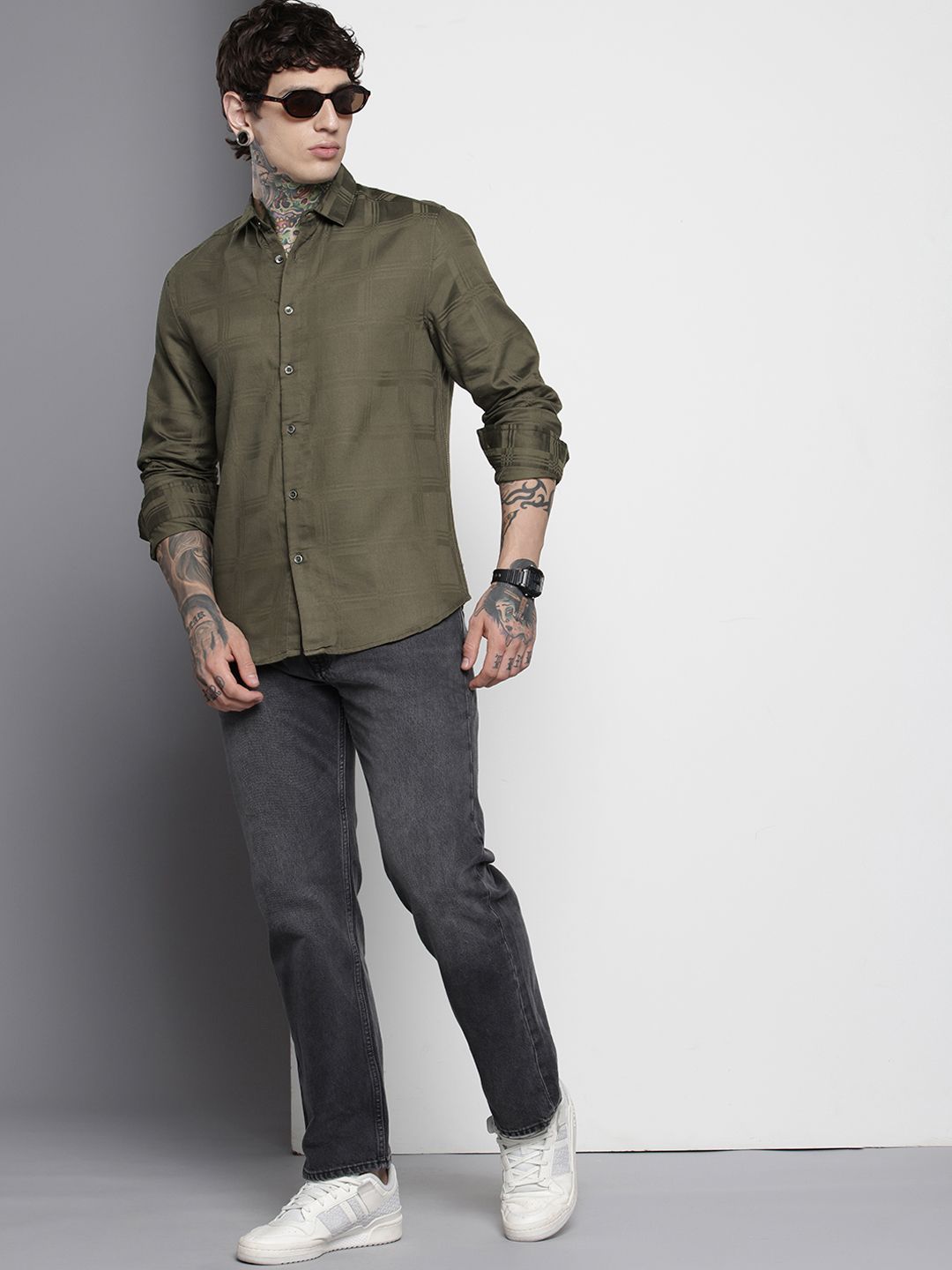 The Indian Garage Co Men Slim Fit Textured Dobby Party Shirt