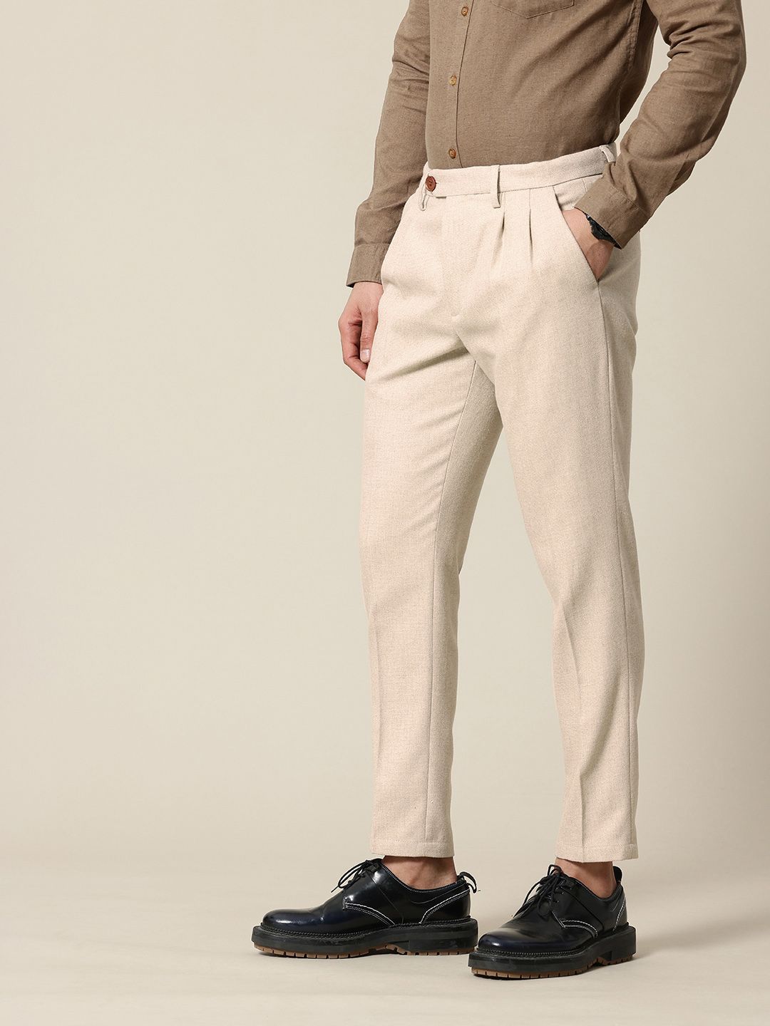 Mr Bowerbird Men Tailored Fit Textured Pleated Trousers
