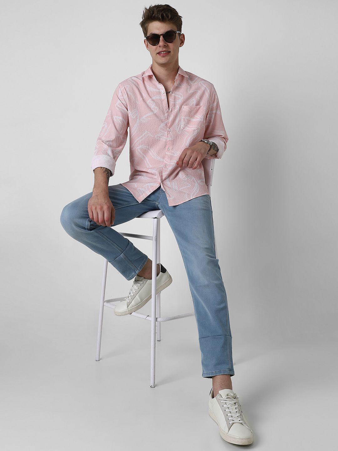 VASTRADO Men Classic Slim Fit Floral Opaque Printed Casual Shirt