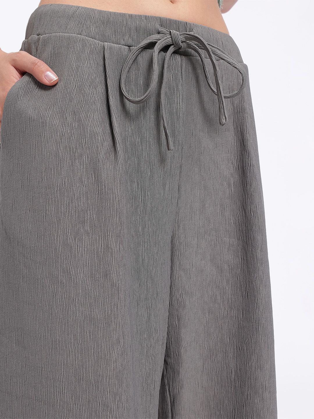 DressBerry Women Crinkling Stripes Mid-Rise Flared Fit Wide Leg Trousers