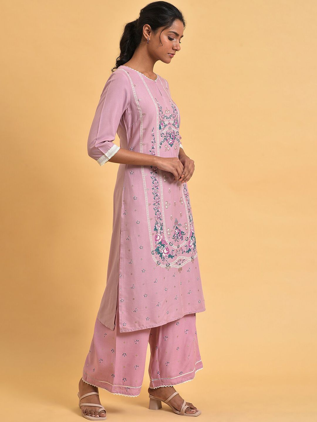 W Floral Printed Keyhole Neck Gotta Patti Kurta