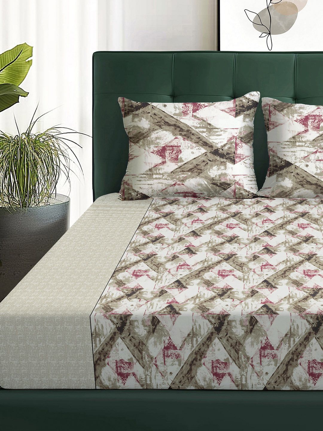 Story@home Arena Brown & Grey Printed 180 TC Queen Bedsheet & 2 Pillow Covers