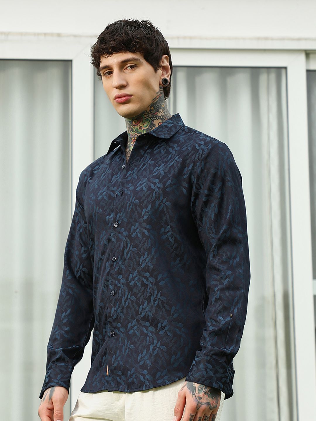Campus Sutra Striped Slim Fit Cotton Casual Shirt