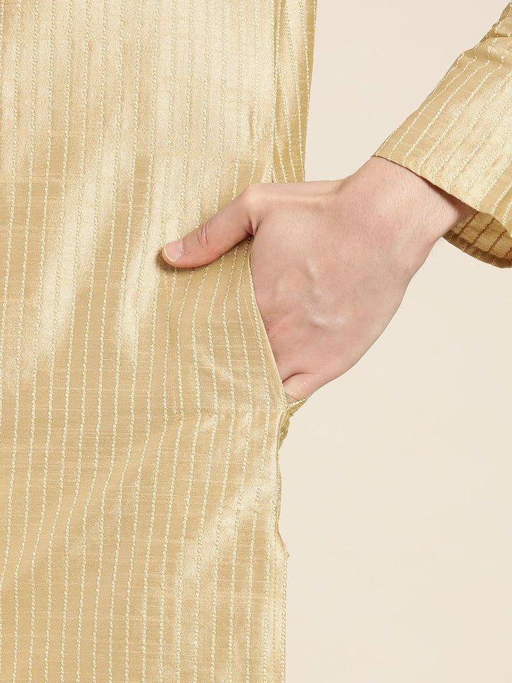 SOJANYA Kurta Jacquard Berwarna Emas Lelaki