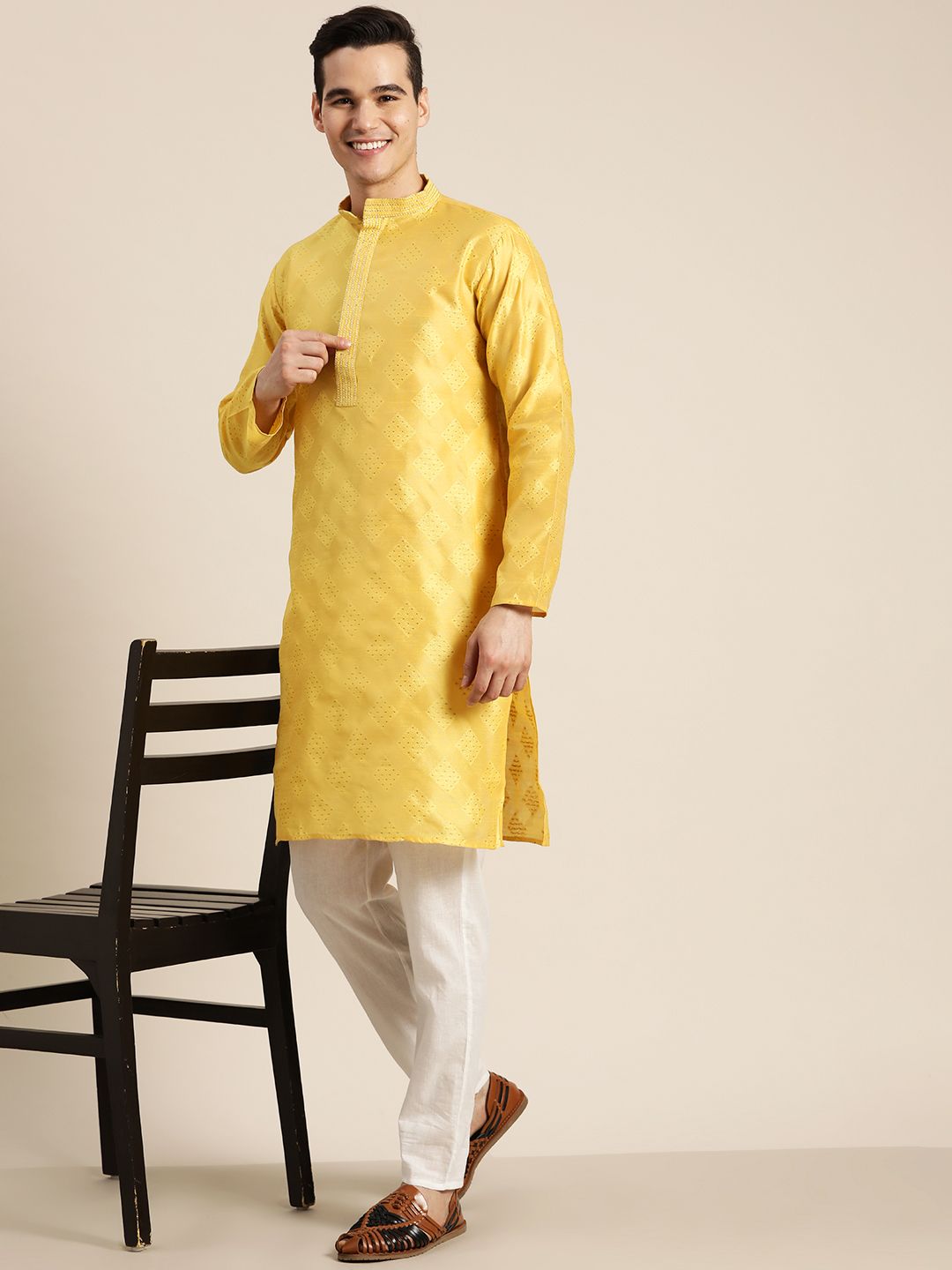 SOJANYA Embellished Kurta