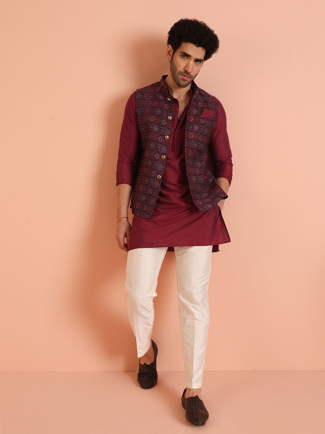 KISAH Men Woven Jacquard Zari  Regular Fit Nehru Jacket