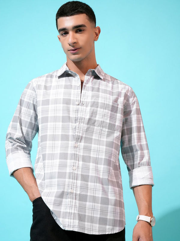 Highlander memeriksa kemeja Slim Fit