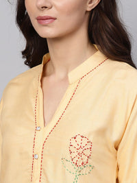 SOJANYA Perempuan Kuning Solid Kurta Lurus