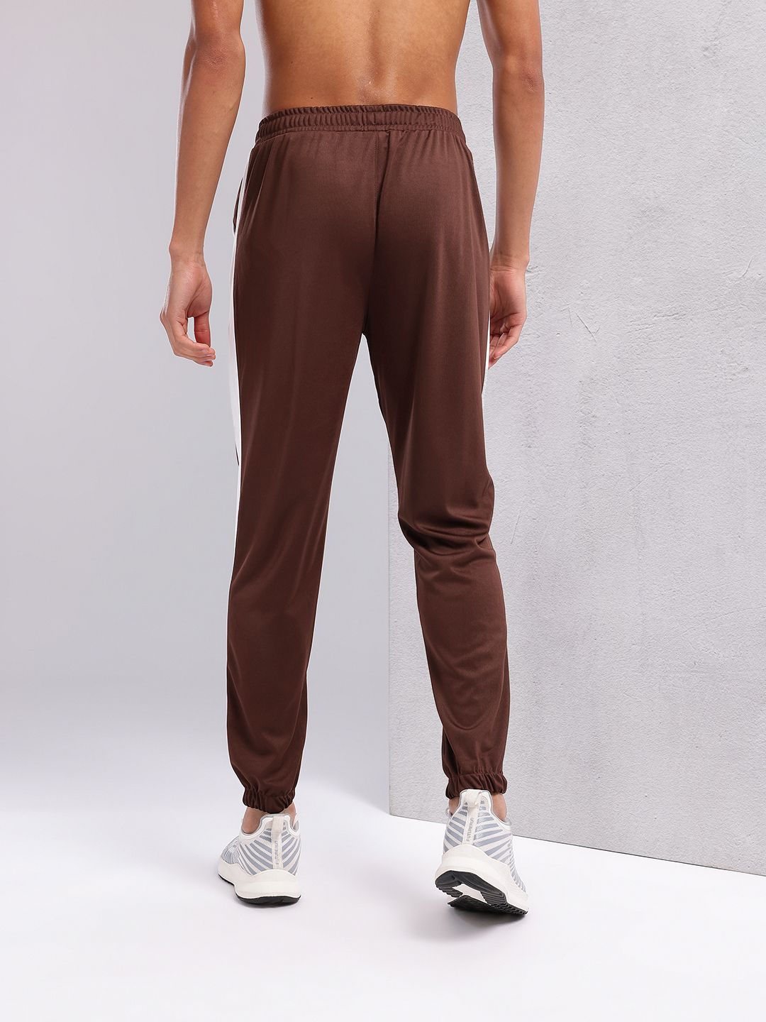 HRX by Hrithik Roshan Men Mid-Rise Rapid-Dry Training Joggers with Side Taping