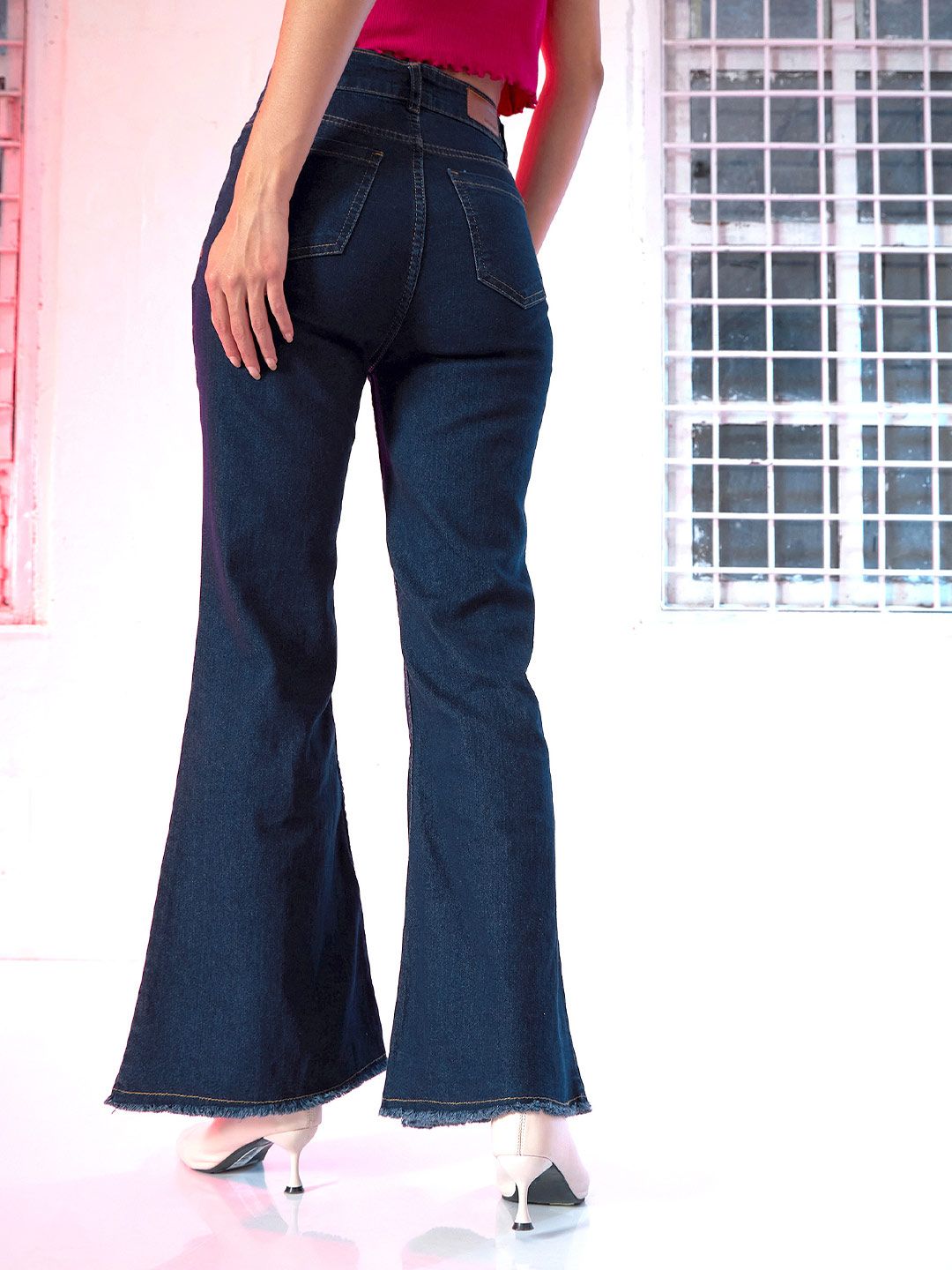 SASSAFRAS Woman Deep Navy Blue High-Rise Relaxed Fit Stretchable Jeans