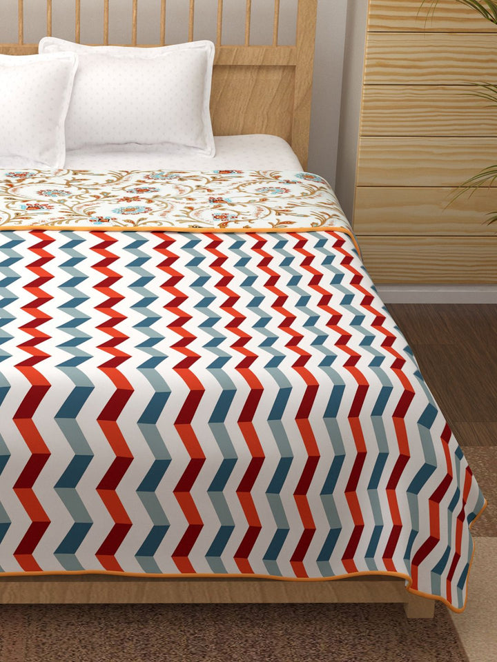 Story@home White & Red Geometric Cotton AC Room 150 GSM Reversible Double Bed Dohar
