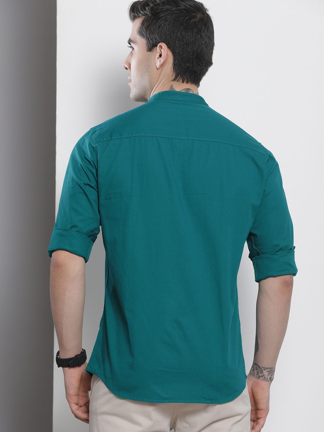 The Indian Garage Co Men Green Solid Cotton Casual Shirt