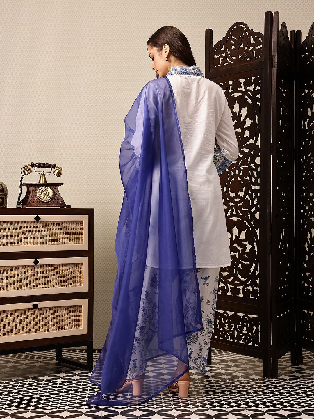 House of Pataudi Floral Regular Pure Cotton Jashn Kurta with Trousers & With Dupatta